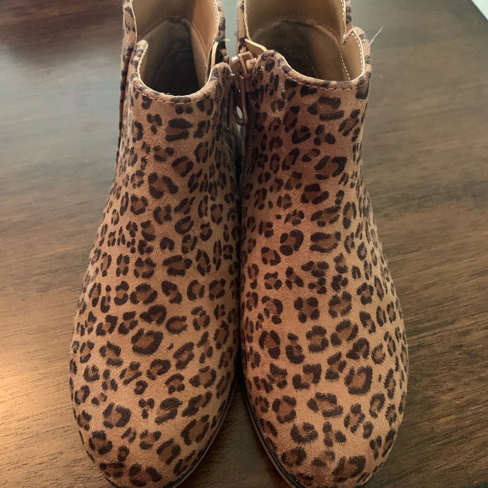 Leopard boots